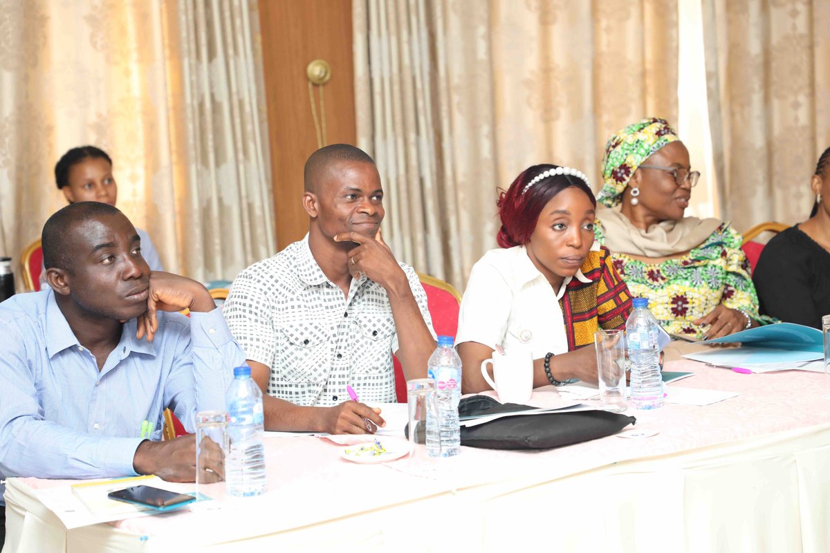 SituationRoomNg's tweet photo. #PhotoSplash: Situation Room State level training of election observers in FCT for the 2023 General Elections.
More Pictures on Facebook: https://t.co/11nEuH0l4T
#SR2023Elections
#NigeriaDecides2023
#2023Elections https://t.co/hh4jZ0Y4s8