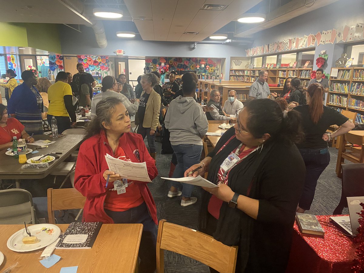 Curry_NJ's tweet photo. Teachers highly engaged in PD! Modes of Engagement Pt. 2 at @katesmithes @toeducateall https://t.co/Gu3yCNlzmZ