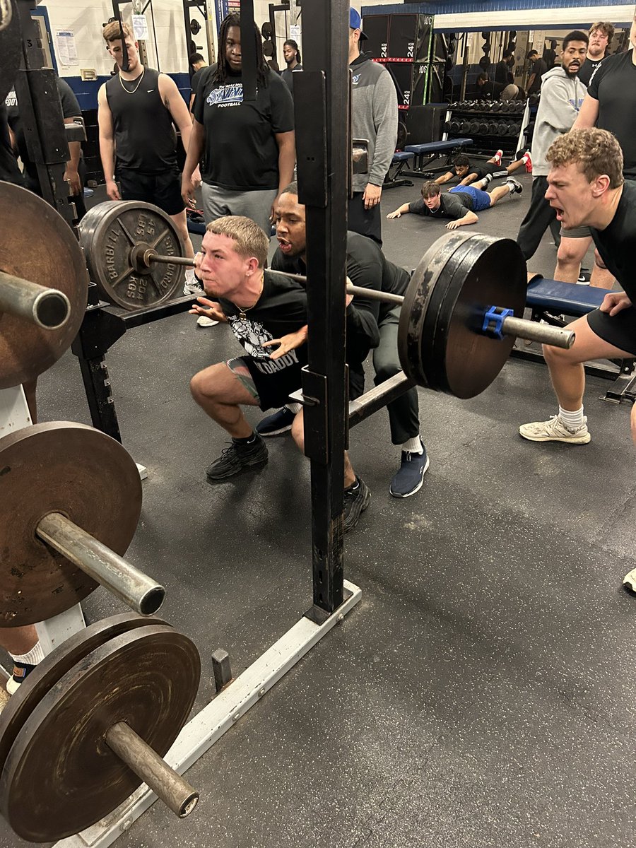 Wrapping up the week with The King of Lifts! <a href="/TMU_Football/">Thomas More Football</a> #WeWork #RackDaddy