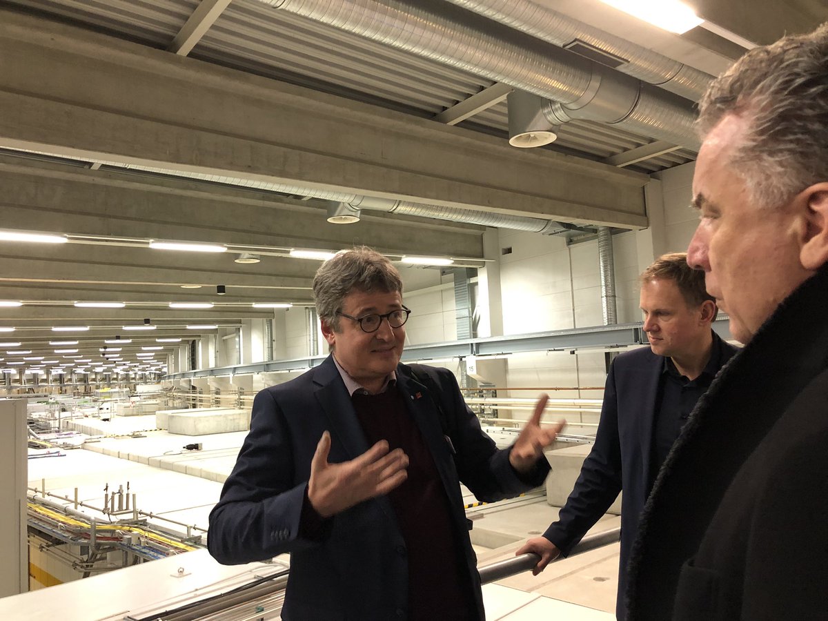 desy's tweet photo. Heute Besuch des @Europarl_DE bei DESY-Hamburg: @MEP_Ehler &amp; @IvoHristovMEP, Vorsitzender und stell. Vorsitzender des @EP_ScienceTech. Die Gäste informierten sich zu Forschung an #PETRA3 und Zukunftsprojekt #PETRA4. Vielen Dank für Ihren Besuch und Ihre interessierten Fragen! https://t.co/tuQke4SUOE