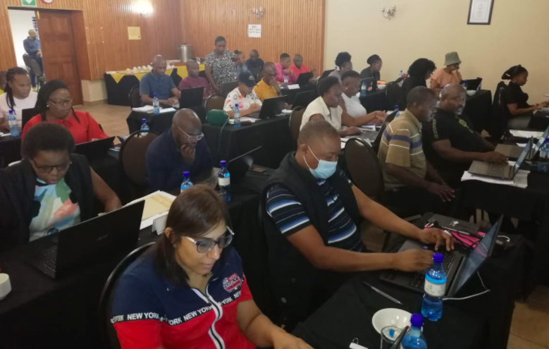 rabisonshumba's tweet image. #AdvancedComputing - Research has proven that most people use 5% of the power of tech. That is a tragic statistic. We are accredited to push your #ICT knowledge to high levels. This week Blessing and milton trained 54 Finance Managers in #Limpopo #TheVumiliaWay @VumiliaAfrica