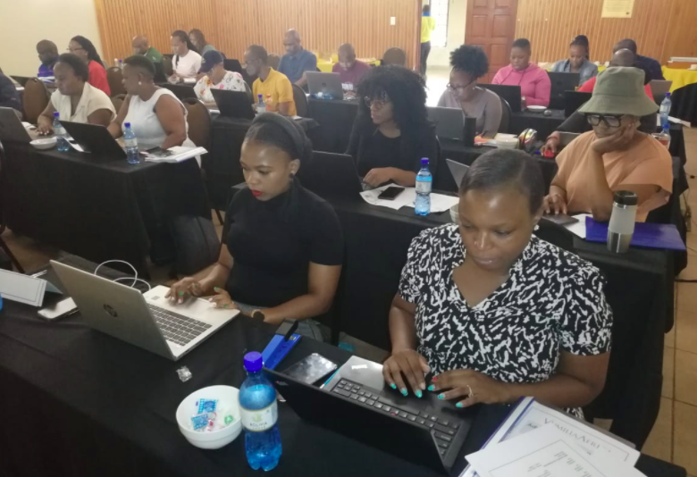 rabisonshumba's tweet image. #AdvancedComputing - Research has proven that most people use 5% of the power of tech. That is a tragic statistic. We are accredited to push your #ICT knowledge to high levels. This week Blessing and milton trained 54 Finance Managers in #Limpopo #TheVumiliaWay @VumiliaAfrica