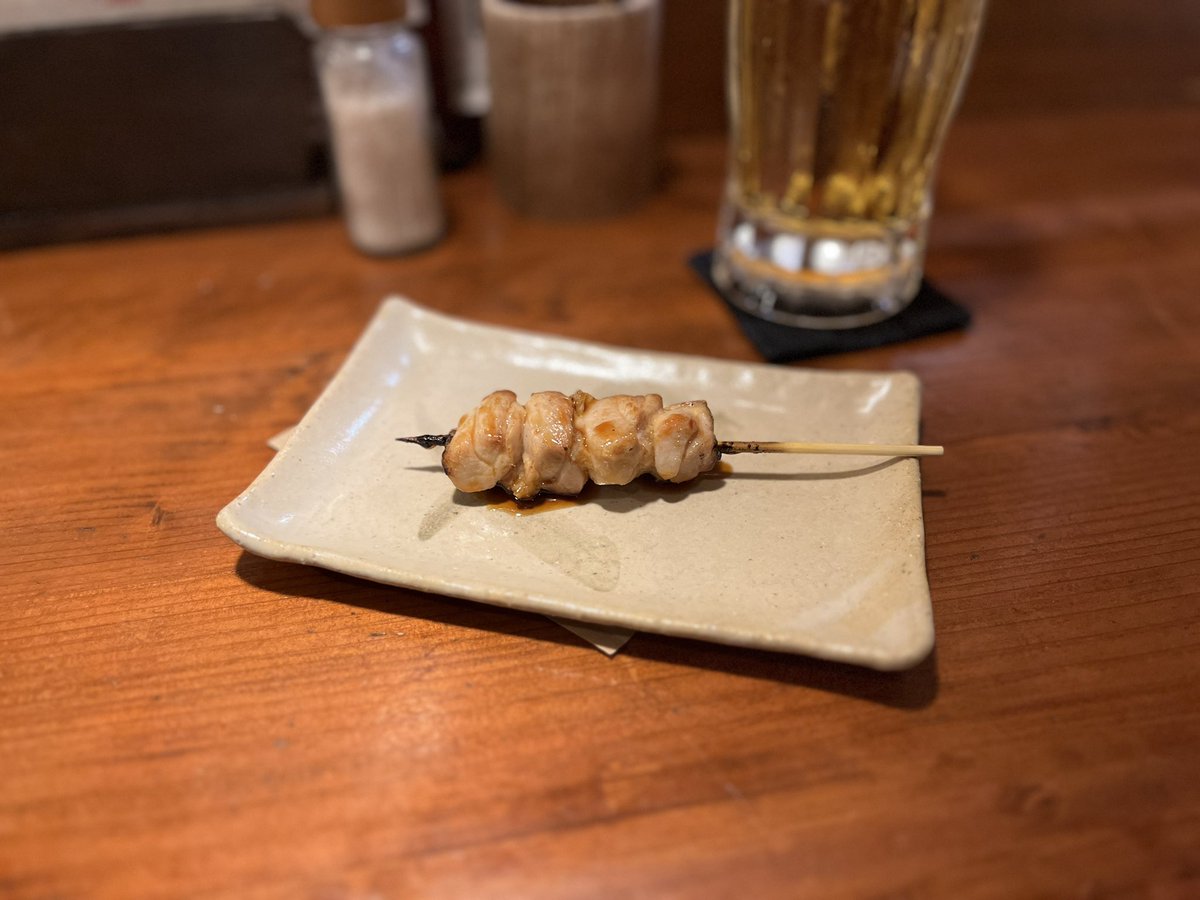 minimal_kan's tweet image. 最高すぎんか。コミュニティで出会った方のお店に行って焼鳥&amp;amp;ビール&amp;amp;泡盛をご馳走になりました。どれも絶品でとろけるレバーに肉汁たっぷりのもも肉をオリオンビールで流し込む。たまたま居た沖縄の方とも意気投合して泡盛をたんまりいただきました。

店舗情報はリプ欄へ👇
#codebegin