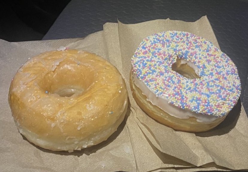 Precipitation reminder: 
Freezing rain is like the glazed donut on the left.
Ice pellets are like the donut with sprinkles.
#Atlstorm <a href="/weathernetwork/">The Weather Network</a>