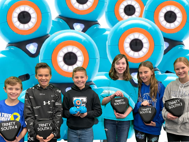 TASDMediaMakers's tweet photo. Dash has arrived at South! These randomly chosen 5th graders from Mrs. Huff's class are the first group to have this exciting opportunity. They can't wait to explore, tinker & apply their coding skills! Thanks to @remakelearning & #CSforPGH. @KeruskinPete @tasdtechnology https://t.co/UhqEGSMTrW