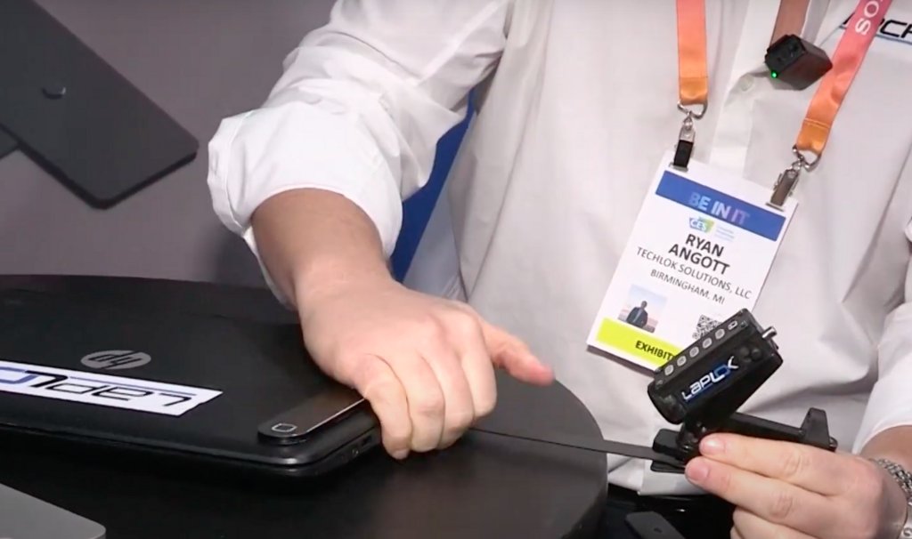 itRadioShow's tweet image. Keeping Your Laptop Secure With @TechlokS At @CES 2023
ift.tt/ogrPF8C