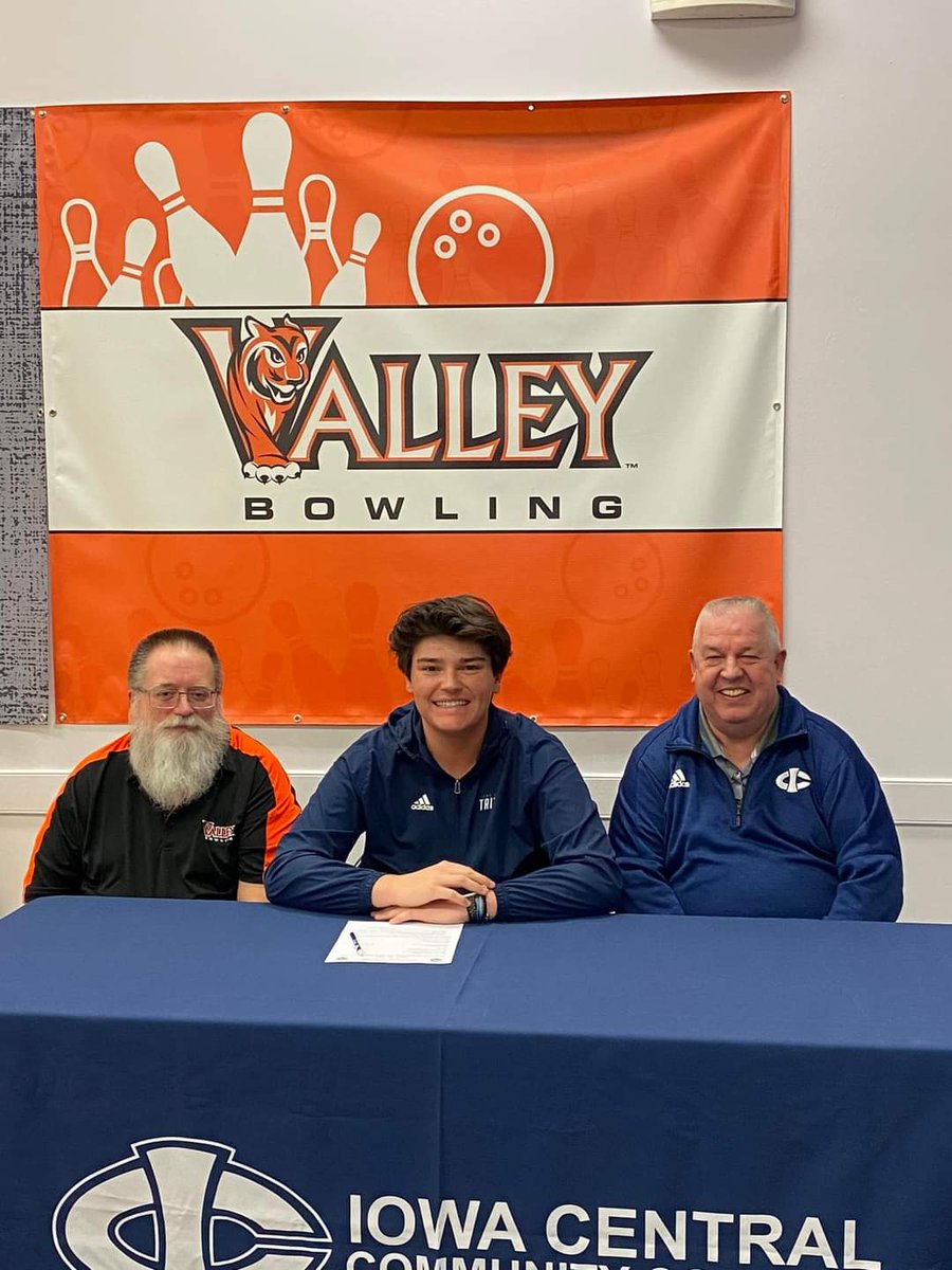 Congrats Logan Hodge on signing with Iowa Central to continue his education and bowling career!! <a href="/ValleyBowling/">Valley Bowling</a> #rolltigers