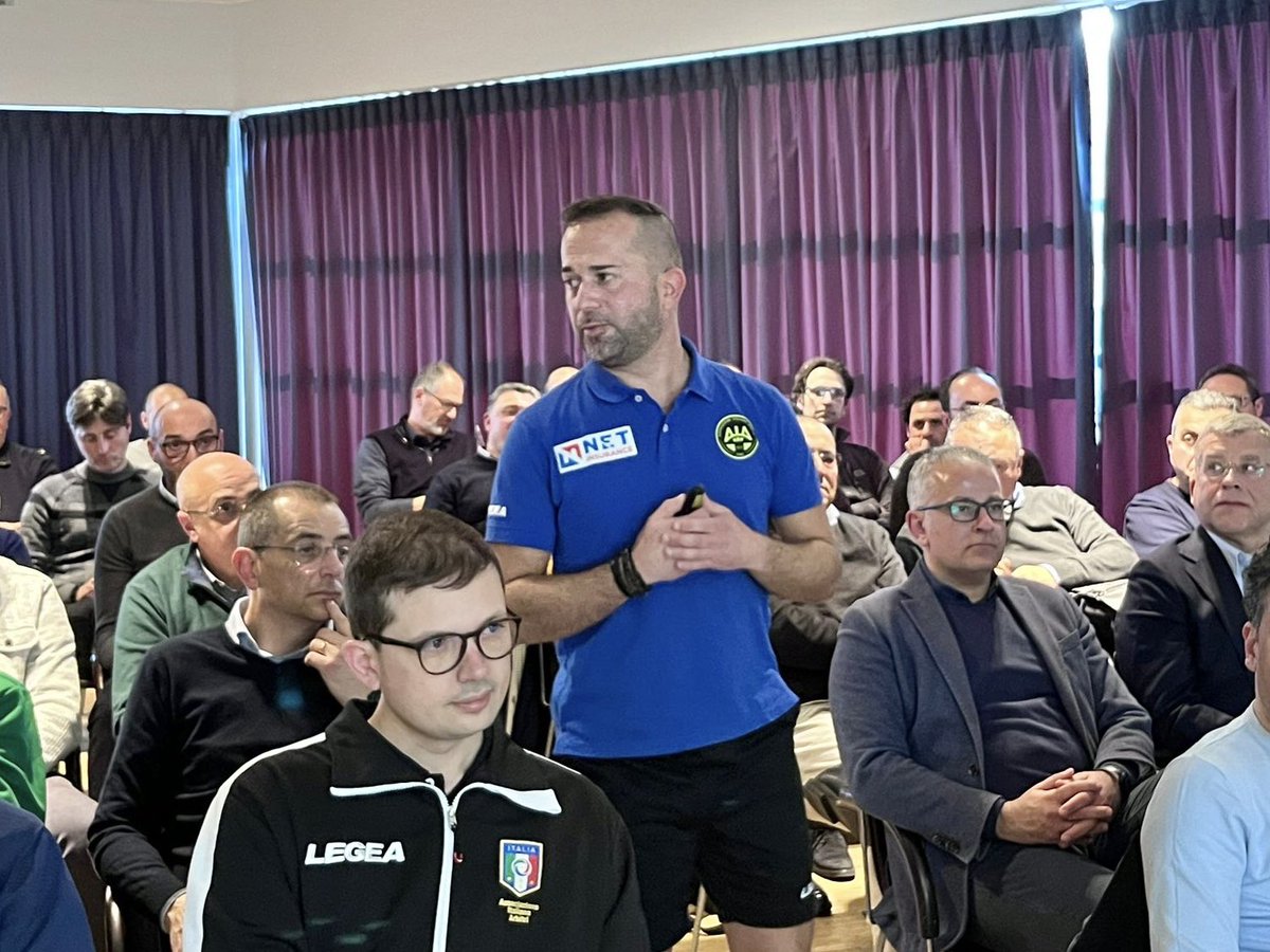 AIA_it's tweet photo. Ha preso avvio il raduno #CON5 a Montesilvano.
Il Responsabile Peroni agli osservatori: “Siamo entrati in una fase cruciale del Campionato, pertanto occorre la massima concentrazione”.
#AIA #futsal #calcio #sport https://t.co/S3n4ovSq4H
