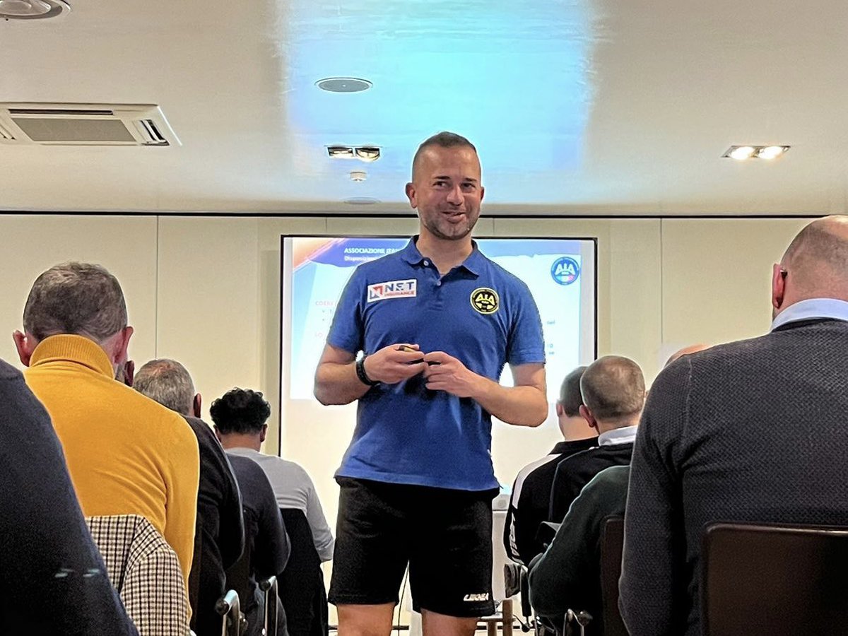 AIA_it's tweet photo. Ha preso avvio il raduno #CON5 a Montesilvano.
Il Responsabile Peroni agli osservatori: “Siamo entrati in una fase cruciale del Campionato, pertanto occorre la massima concentrazione”.
#AIA #futsal #calcio #sport https://t.co/S3n4ovSq4H