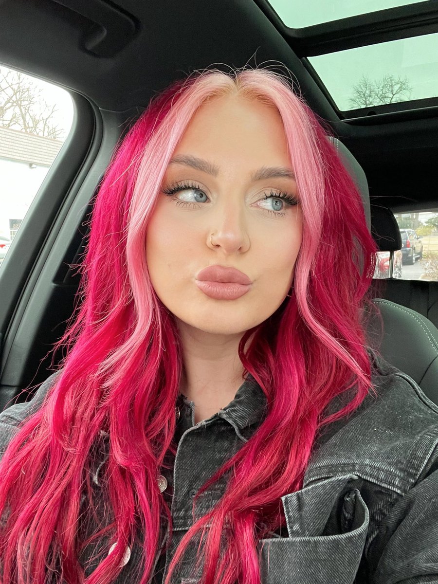 samcolonna's tweet photo. i know im late but does anyone wanna be my valentine https://t.co/RIe7fJpI7B