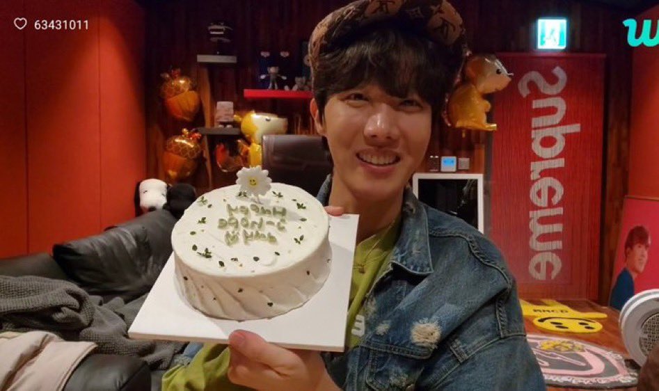 bangtan70701's tweet photo. #HAPPYJHOPEDAY
#HappyBirthdayJhope
#jhopeAllRounderDay
#GwangjuPrideJhope
#jhopeOurSafetyZone
#OurLightAndSmileJhope
사랑해요 허피 🫶🏻🥹 https://t.co/lxE0JXBRCY