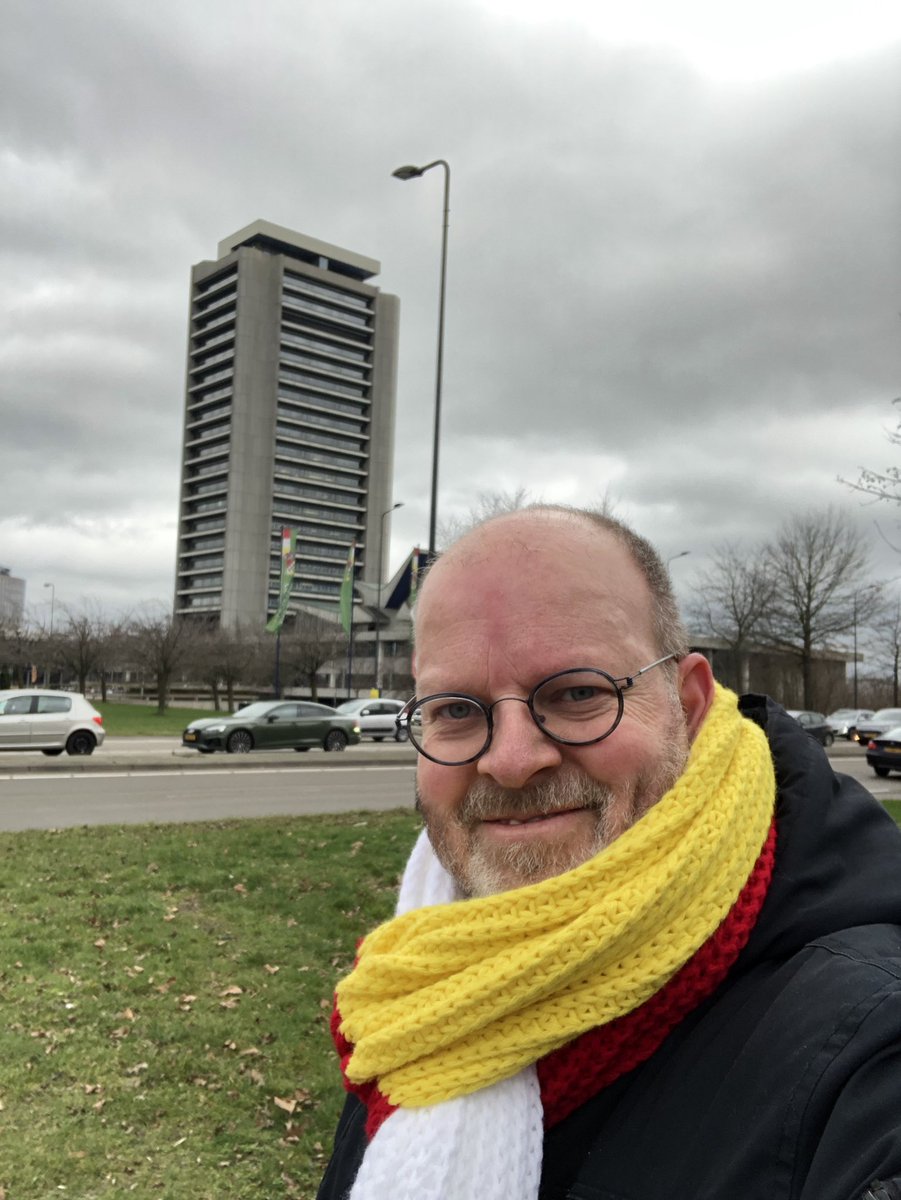 JWPStoop's tweet photo. Variatie op “when in Rome”: “when in Oeteldonk”. Morgen gewoon de boerenkiel, rode zakdoek en gordijnen om in het Krabbegat https://t.co/7LVV8M30cC