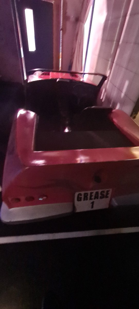 ash glander tweet media