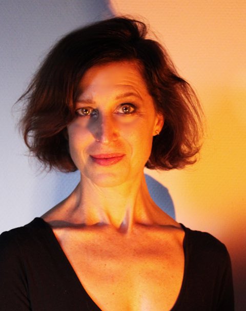 DutchbuzzN's tweet photo. This Tuesday 21st of Feb tune in @DenHaagFM and listen to the amazing @fionapass talking to our Lily-Anne for her new project. Plus much more news, views &amp; interviews from the @CityOfTheHague #thehague #DenHaag #radioshow #expats https://t.co/fyIe8j9Iyg