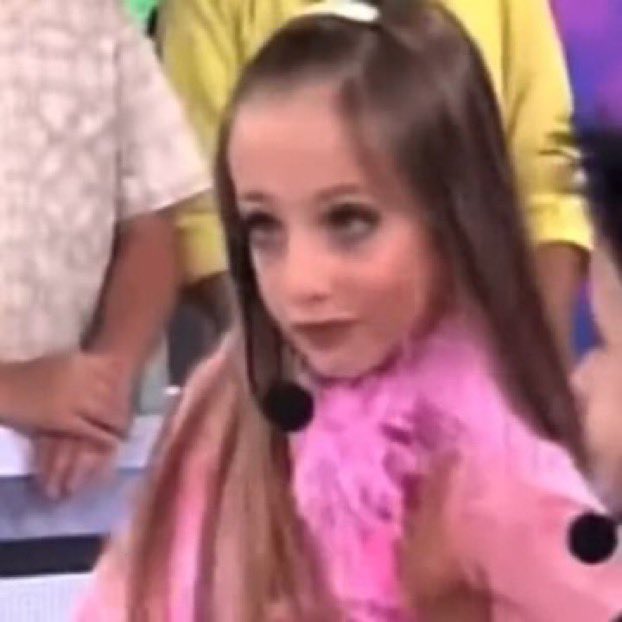 Quem viu o nicacio dormindo agora e logo acorda e bate no rosto pra despertar , bbb tá uma vergonha mds  #PROVAROUBADA