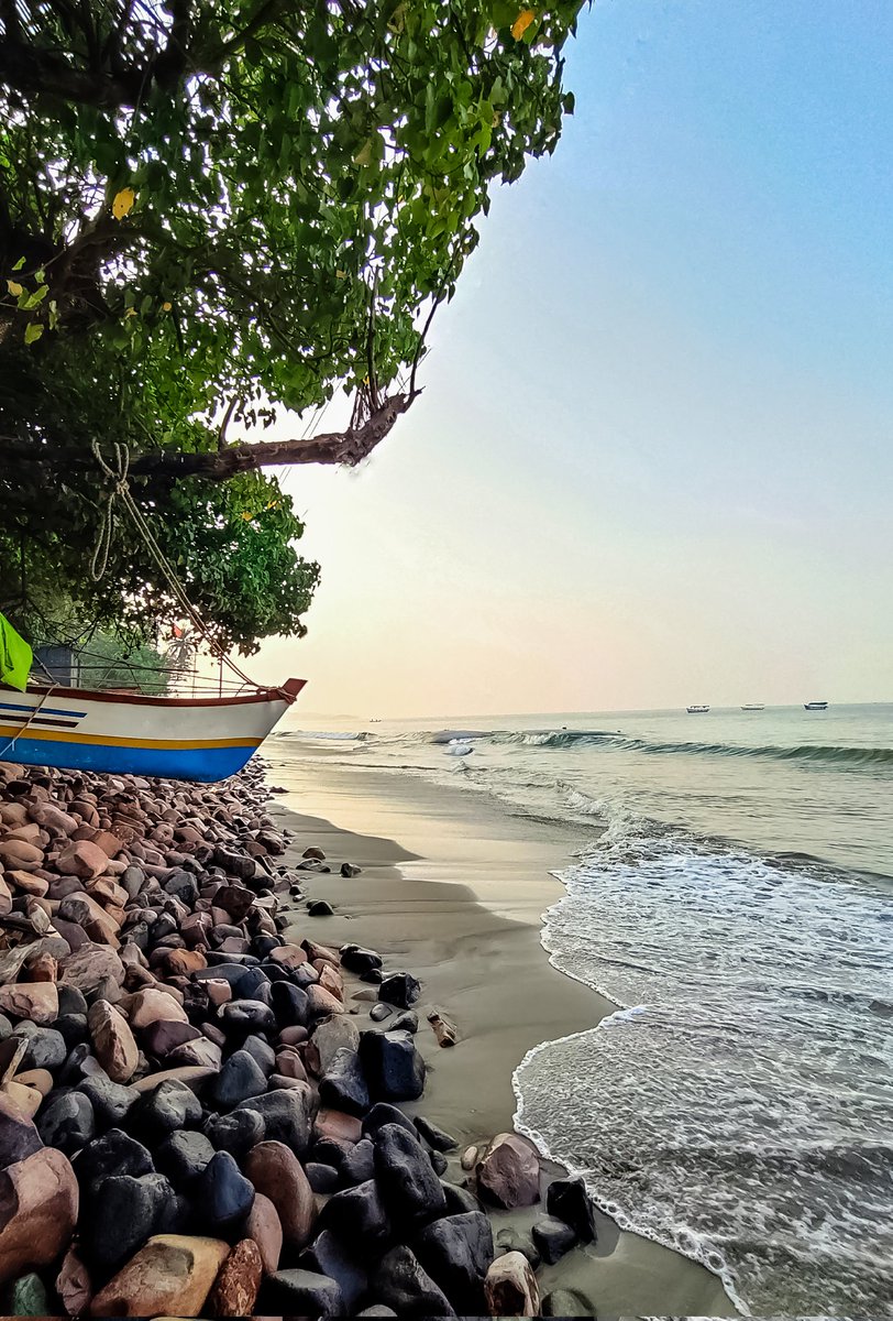 MPz_SHUTTER's tweet photo. Sea waves & chill .....had been to #konkan region at #devbag maharashtra last Monday to #snapdown ☀️🏖️
#Snapdragon #ShotOnSnapdragon
@Snapdragon https://t.co/66mYG0ipMo