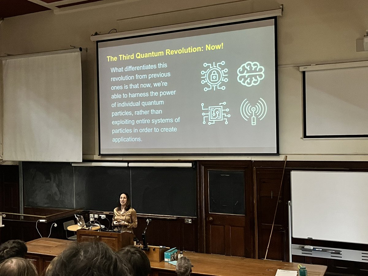 TCD_physics's tweet image. Our @quantumscitech @TCD_physics students are getting a wonderful masterclass in #QuantumComputing from #quibits to #computationalcomplexity from @SandboxAQ #MariannaBonanome. #quantumdiversity