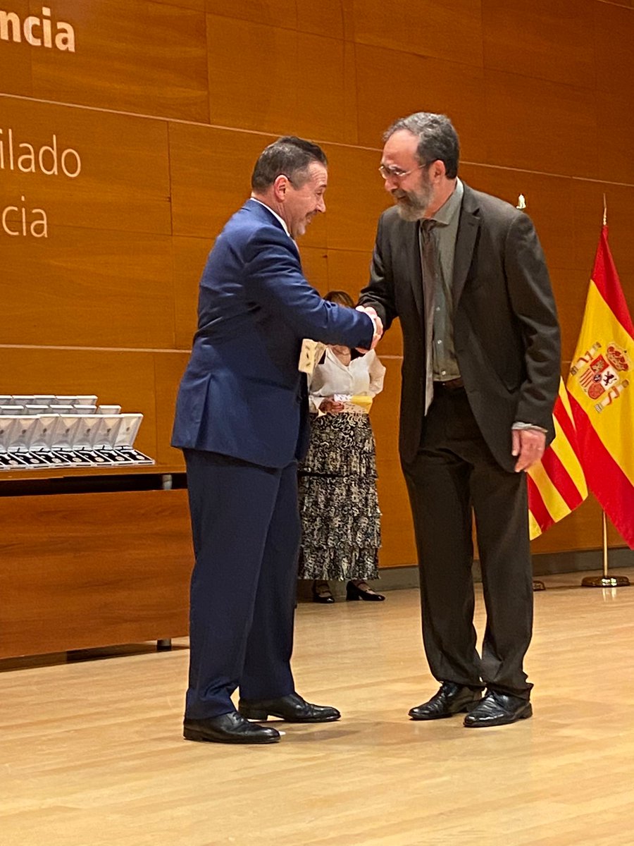 TelecoUPV's tweet photo. 👨‍🏫Hoy celebramos la trayectoria docente de Rafael Sánchez Grandía de la ETSIT, que se acaba de jubilar. Gracias por tus años con nosotros! 👏🏼👏🏼👏🏼
#ProfesoresTeleco
@TelecoUPV @datupv https://t.co/VLrceUnSBY