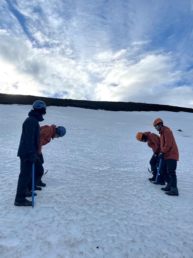 Great to see @lindleyeducationaltrust having a good time in the Cairngorms on their winter skills course!

#cairngorms #aviemore #winter #mountaineering #sprayway