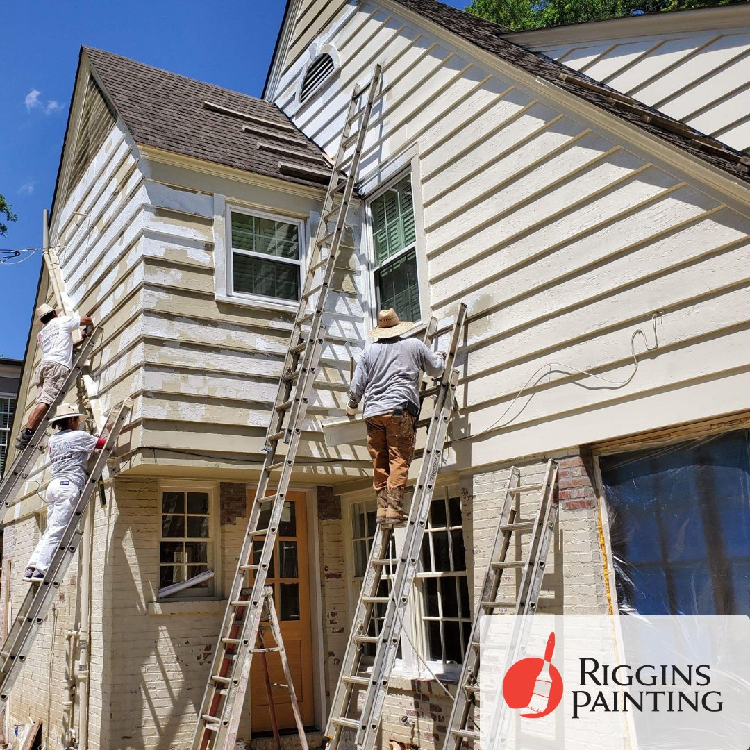 RigginsPainting's tweet photo. Did you know that keeping your home's exterior helps retain the value of your home? Juan and his crew are helping our client transform the exterior of their home and keep up that curb appeal. https://t.co/1mjHgBfQqK