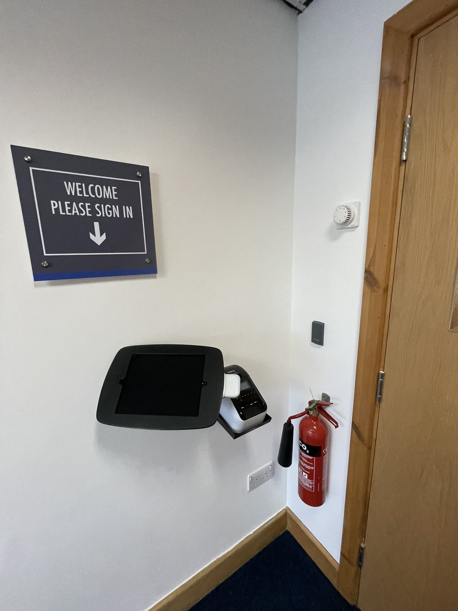 Education_IT's tweet photo. First impressions count.. So going the extra mile is always worth while.. Replaced the Signing in device with @signinapp @PrimaryBirdwell #JobPride #EdTech #EduIT @hcacademytrust https://t.co/WePm4TEZ4B