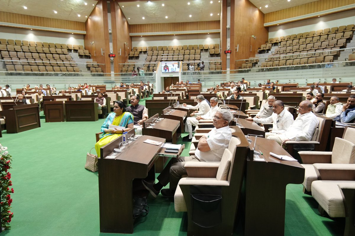 dineshdasa1's tweet photo. Despite having availed various opportunities in the past to interact on a wide range of platforms, it was my sheer privilege to express views in the Temple of Democracy for which I remain indebted to the Hon’ble Shri @ChaudhryShankar Ji for providing me this rare opportunity. https://t.co/Z0JApyDuup