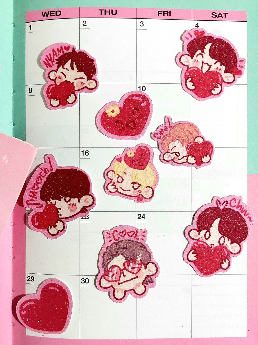 i found a lil cute stickerr,,,and it fits perfectly into newjeans diary
٩(๑> ₃ < )۶♡♡♡