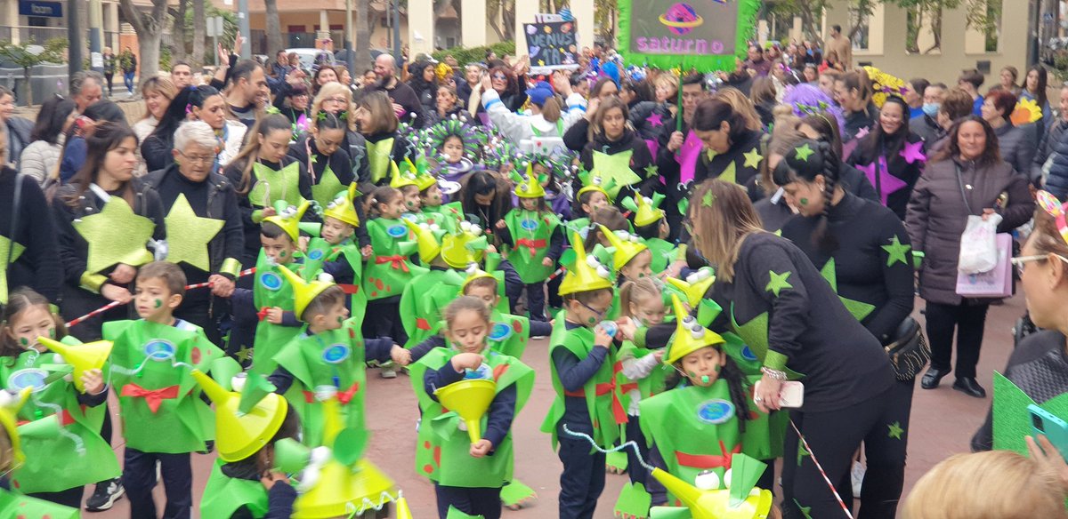 Esta mañana nuestros niños y niñas han vuelto a celebrar el #Carnaval por las calles del barrio. Gracias a las familias por vuestra colaboración en esta actividad y gracias al profesorado por vuestra implicación.  #YoconSafa @fundacionsafa