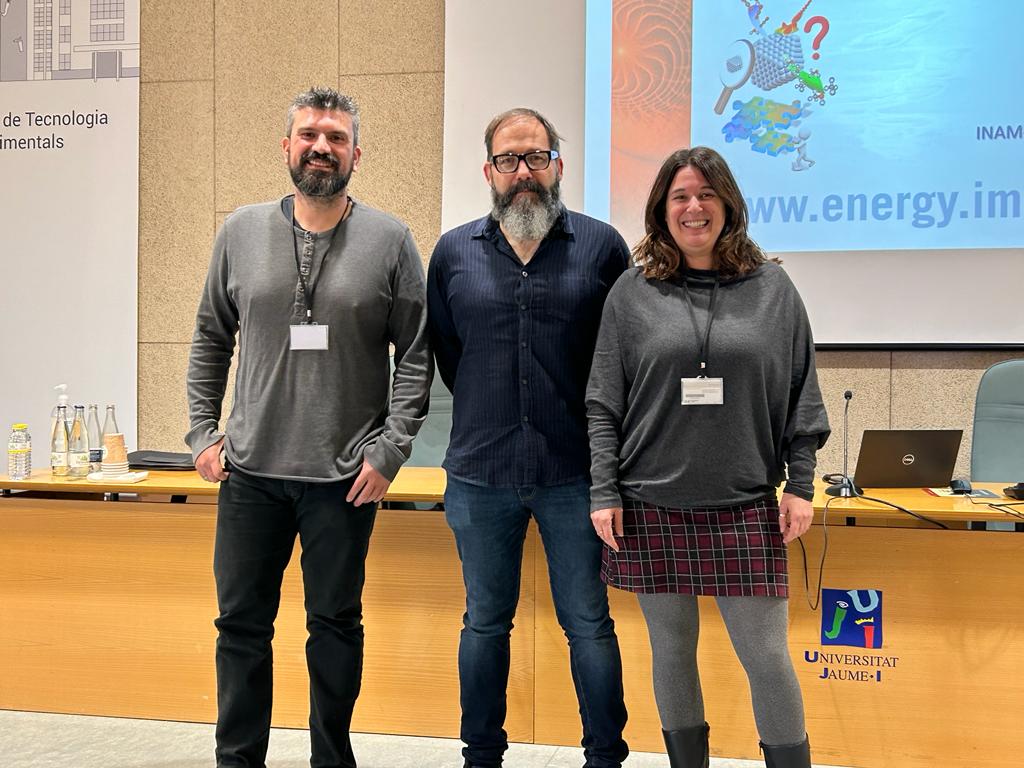 Thanks to Prof. Victor de la Peña from @IMDEAEnergia for visiting us and sharing with us his outstanding work on the new generation of multifunctional systems for solar fuels production by artificial photosynthesis.
It has been a very stimulating and enriching talk!!