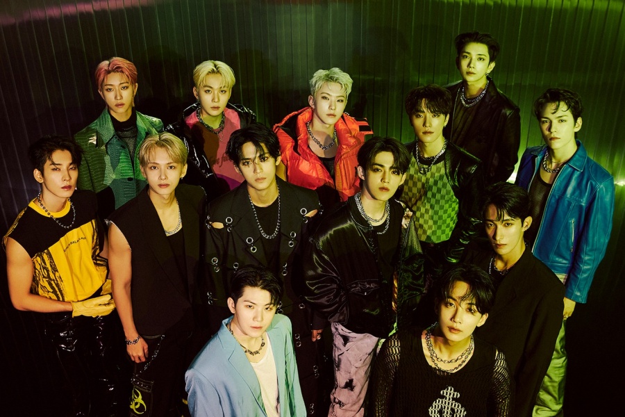 soompi's tweet photo. WATCH: #SEVENTEEN Drops Concept Teaser For Version 3 Of Official Light Stick 
https://t.co/p0mne0Zqku https://t.co/FOmLBxP9Z9