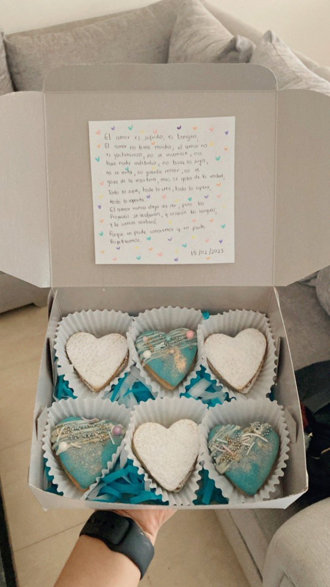 _thewindrises_'s tweet photo. Por aquí también les dejo mis alfajores hermosos y delisssss para que se antojen 💘💘💘💘 https://t.co/ppPDjfIS0K