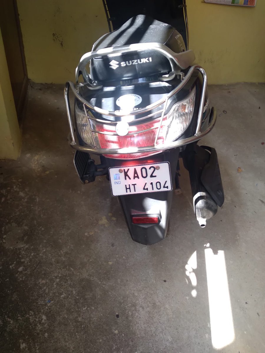 nisarg19901's tweet photo. @blrcitytraffic This is my number plate https://t.co/ZsBI5eNiN9