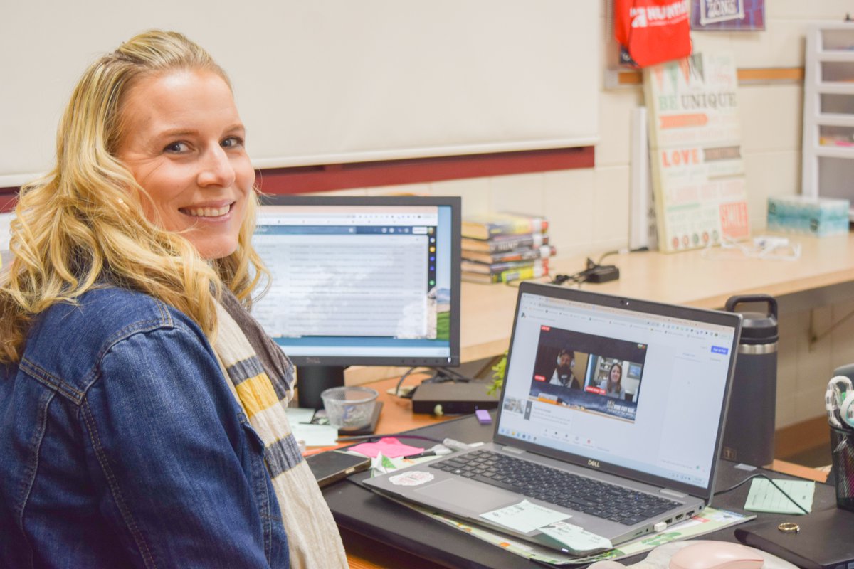 MarloweMustangs's tweet photo. Our very own Mrs. Gosser was recognized by @Star1055 &amp; @TheHSBank as the January Teacher of the Month! 🤩 Mrs. Gosser was nominated by one of her former students who wanted her positive attitude and interactive lessons to be recognized by everyone. Such a well deserved honor! 🤝 https://t.co/YQvu5moaRk