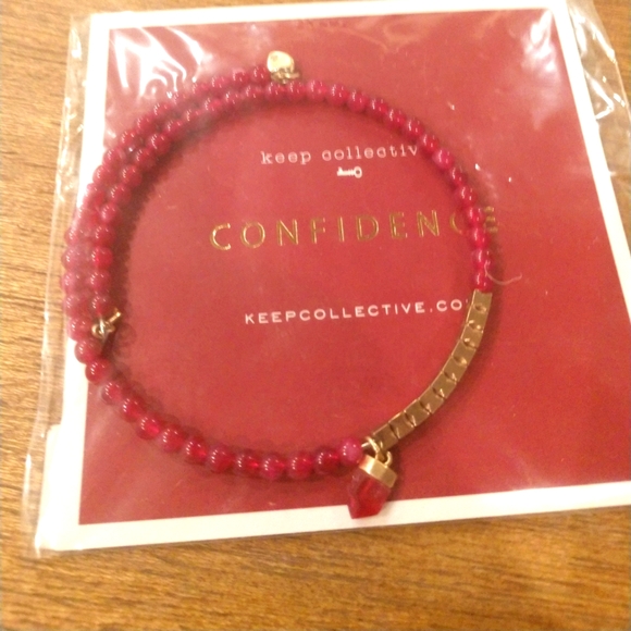 radiance1992's tweet photo. So good I had to share! Check out all the items I'm loving on @Poshmarkapp #poshmark #fashion #style #shopmycloset #keepcollective #kayjewelers #none: https://t.co/uwzkT4pPNB https://t.co/3F1TIuqq3V