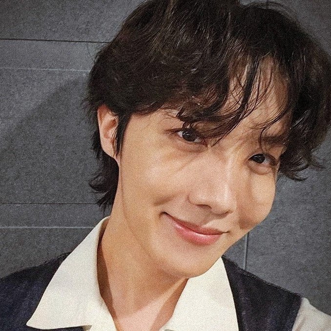 _Seesawdipity_'s tweet photo. Happy Birthday Hobi ☀️
I love You Jung HoSeok 🤍
#HOBIDAY 
#HappyBirthdayJhope 
#JHOPE 
@bts_bighit https://t.co/vCKErxQ13t