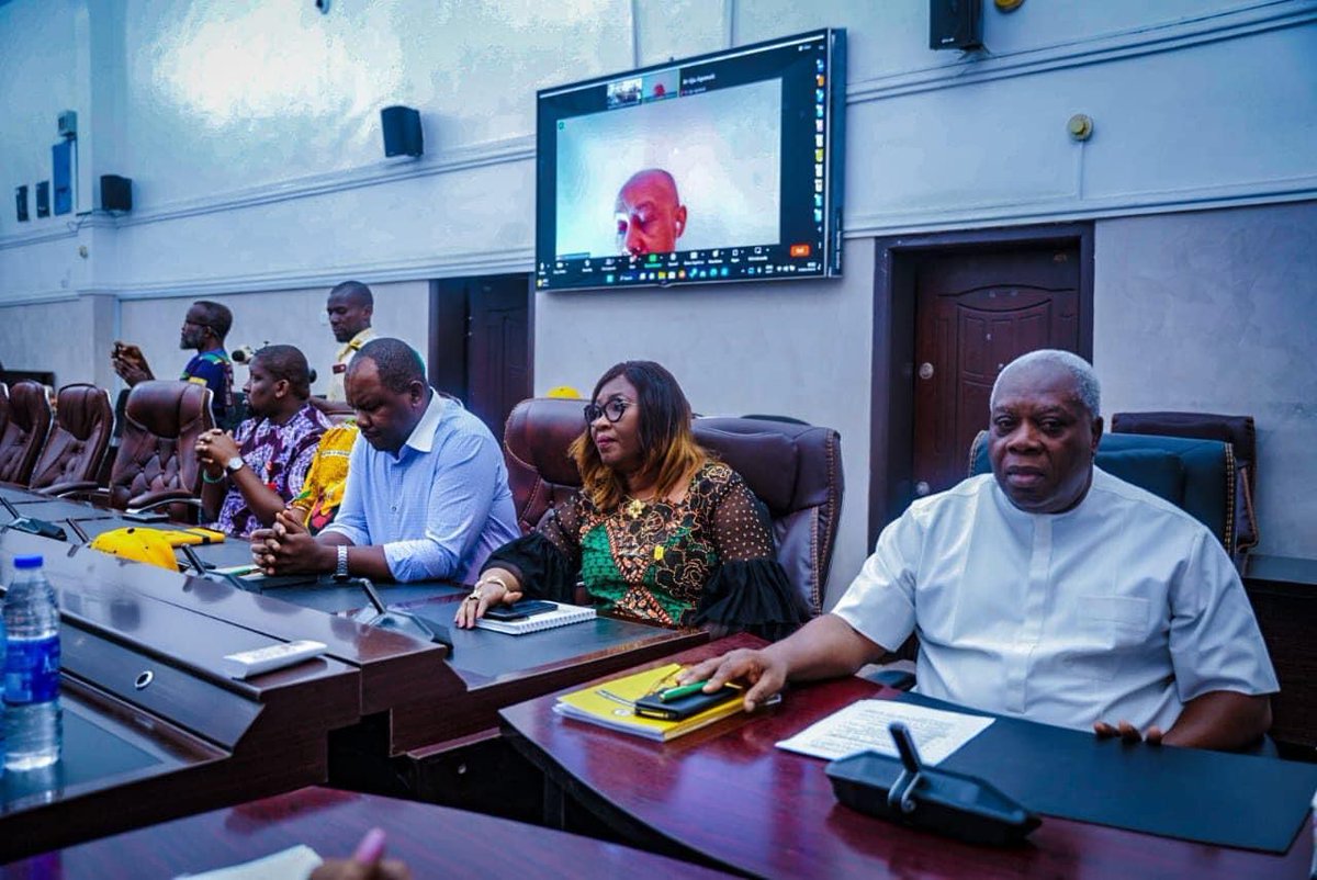 ChidiOdinkalu's tweet photo. Today in Awka, Anambra State, @CCSoludo received the #InceptionReport of the Truth, Justice, & Peace Commission into the agitation & restiveness in SE #Nigeria. It is by no means over but.... https://t.co/JiBjIkdsTB