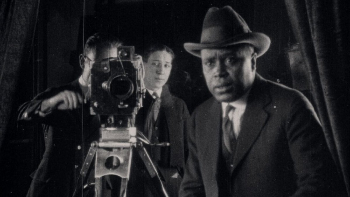 BigBrainsUC's tweet photo. .@UChicago film historian @ProfJStewart, director and president @AcademyMuseum, discusses Black cinema, the influence of motion images in American culture and how her #MacFund grant validated her life’s work:
Listen and Subscribe:
https://t.co/72QXcS1Fav https://t.co/SBk3VoocX2