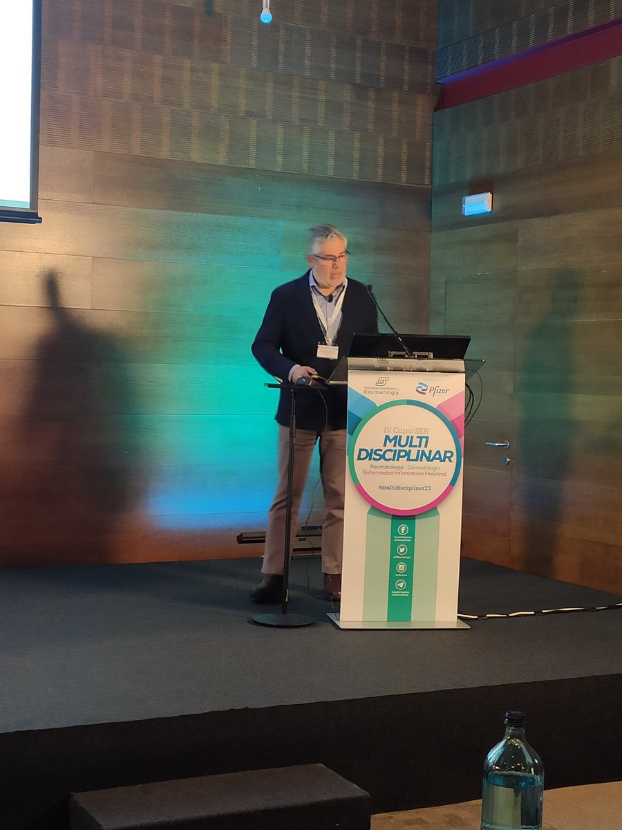 SEReumatologia's tweet image. #multidisciplinar23 Dr. Queiro: Las enfermedades inflamatorias inmunomediadas #IMIDs no son raras, con una prevalencia del 6% en el mundo occidental
✔️Enfermedades con alto poder discapacitante
✔️Potencial de daño estructural y daño orgánico 
✔️Es común la concurrencia de 2 o más