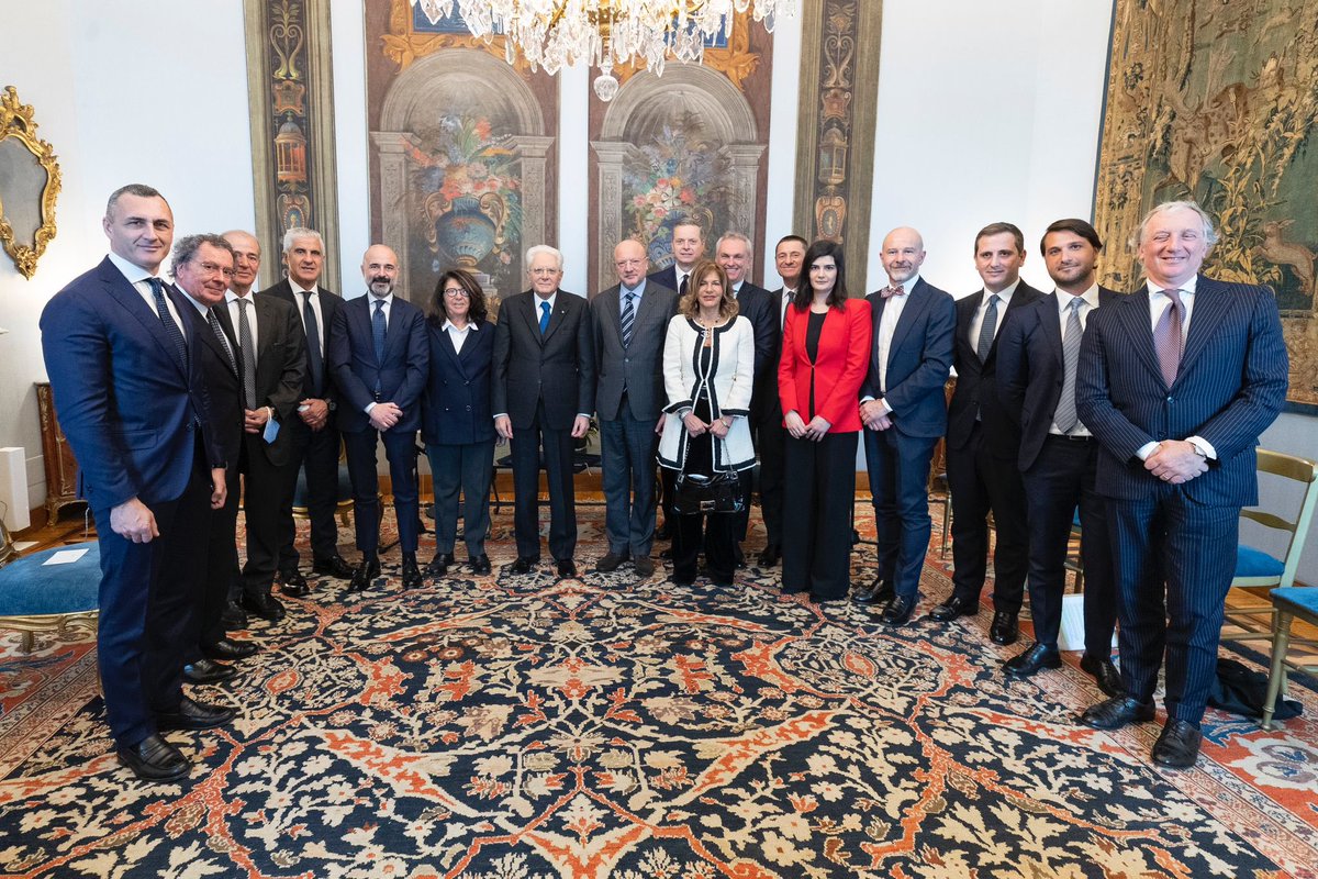Oggi con la delegazione <a href="/uniluiss/">Luiss Guido Carli</a> abbiamo incontrato il Presidente della Repubblica Sergio Mattarella. 
Nel corso dell’incontro sono stati presentati al Presidente Mattarella i principali progetti di mobilità sociale sui quali l’Ateneo è da tempo impegnato: <a href="/42RomaLuiss/">42 Roma</a> e LA4G.