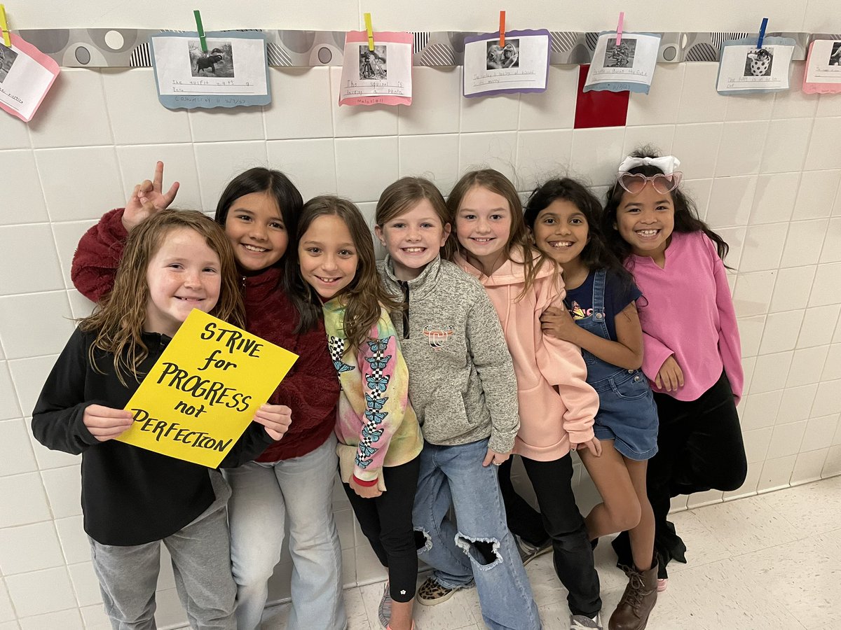 MrNolanTeaches's tweet photo. @GroesbeckIsd 3rd grade getting geared up for the Growth Parade this morning! #growth #growthmindset #gogoats #gobigred https://t.co/zuT0ixbumL