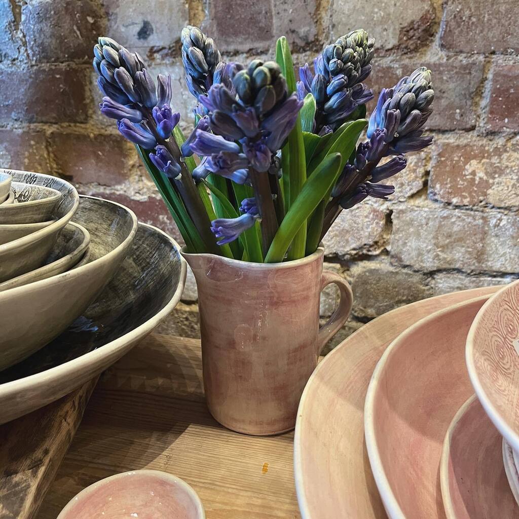 Received some beautiful Spring flowers this morning from a favourite supplier… thank you so much <a href="/wendyswallow/">simon</a> 😊… it was great to see you and catch up on everything <a href="/nkukulife/">Nkuku</a>  Coincidentally, I had just received a delivery from @wonkiwareuk with som… instagr.am/p/CoxNopAqpqr/