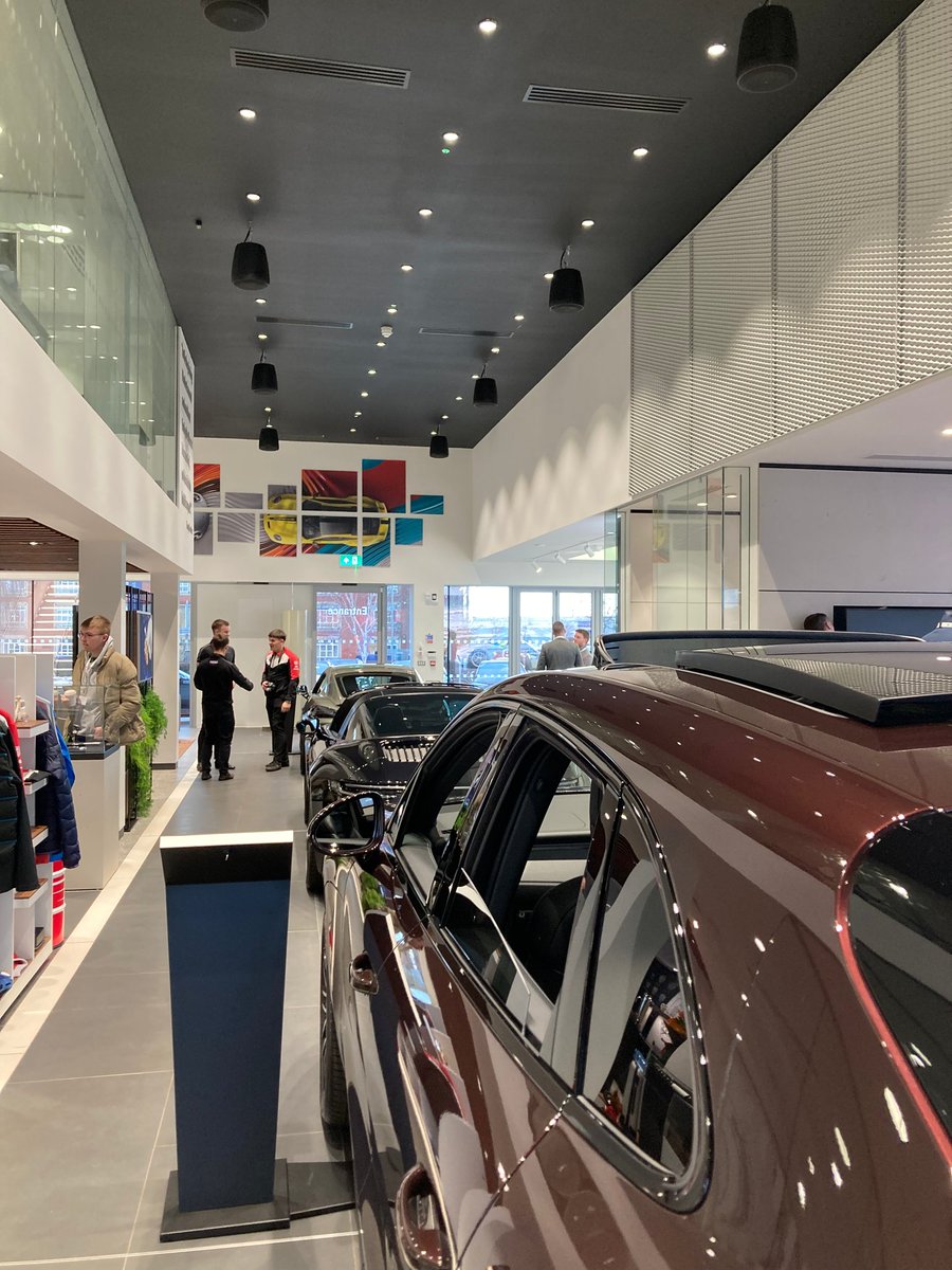 ArtusDigital's tweet image. Thanks to Andrew Davis and all at Porsche Centre York for another brilliant DrivenNet.

When we&apos;re not gawping at the most incredible cars, the group enjoys effective but relaxed networking.

#Porsche #Networking #DrivenNet #York #BusinessYork #BusinessYorkshire