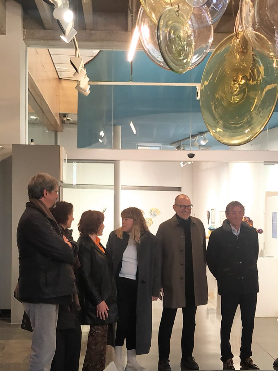 Roser Xandri (@espaicavallers) on Twitter photo Fa una estona visita de la @conselleradecultura de la <a href="/gencat/">Generalitat de Catalunya</a> #mariangelavillalonga a la #galeriaespaicavallers. Un plaer poder compartir amb ella idees sobre art
#consellera #art #visita Fa una estona visita de la @conselleradecultura de la <a href="/gencat/">Generalitat de Catalunya</a> #mariangelavillalonga a la #galeriaespaicavallers. Un plaer poder compartir amb ella idees sobre art
#consellera #art #visita