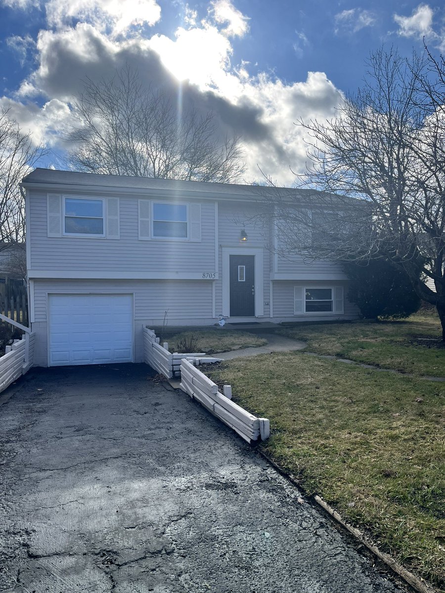 jessicostello's tweet photo. 🏡 ❤️
Home. 
We did it. https://t.co/sJcGpbHkSb