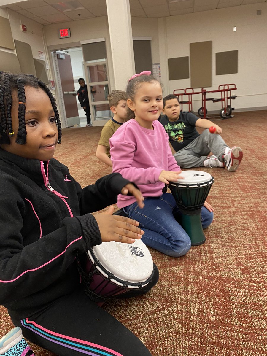 Dr. Weeks 2nd Grade tweet media