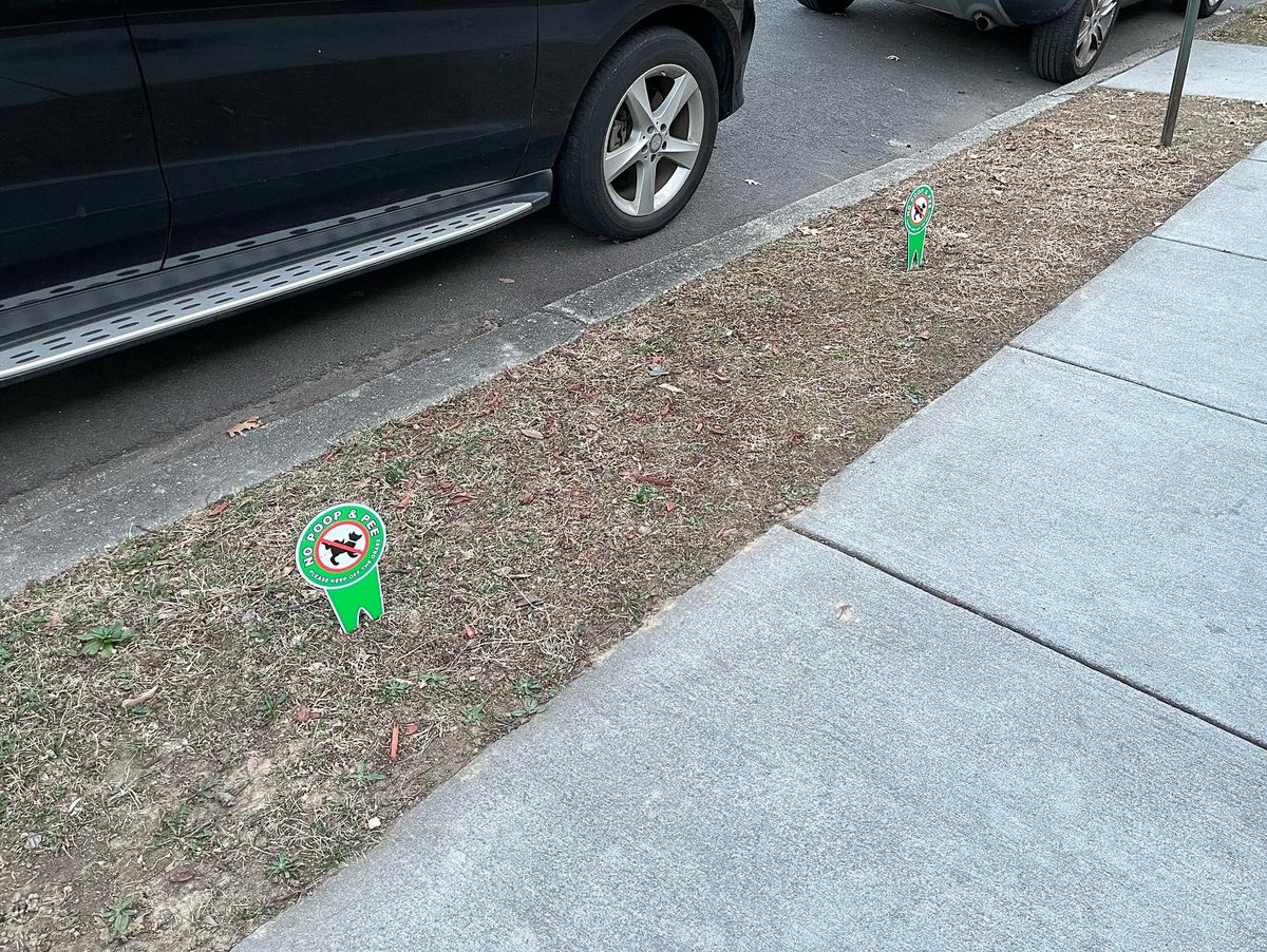 “Pet” peeve: Signs in tree boxes “no poop or pee, keep off the grass!” I get it, some ppl people don’t clean up. But tree boxes belong to the city, not homeowners. These signs aren’t actually allowed or enforceable. The more ya know!