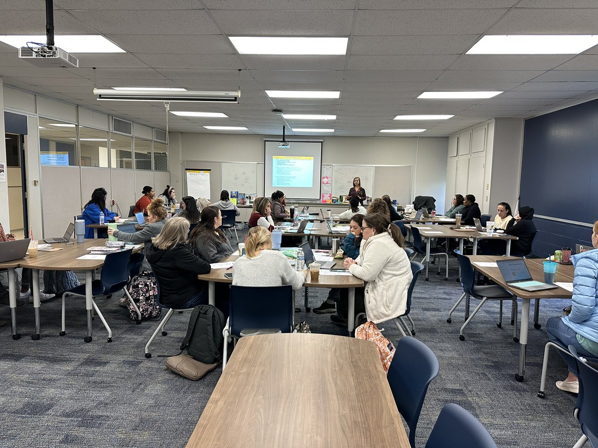 BacaWest's tweet photo. K-1 teachers learning about best practices in reading & writing instruction! @EmpWriters resource aligns to our Tier 1 Priorities. @RitaC11900705 @BrazosportISD #Bisdels https://t.co/Jn1XOGGlU3