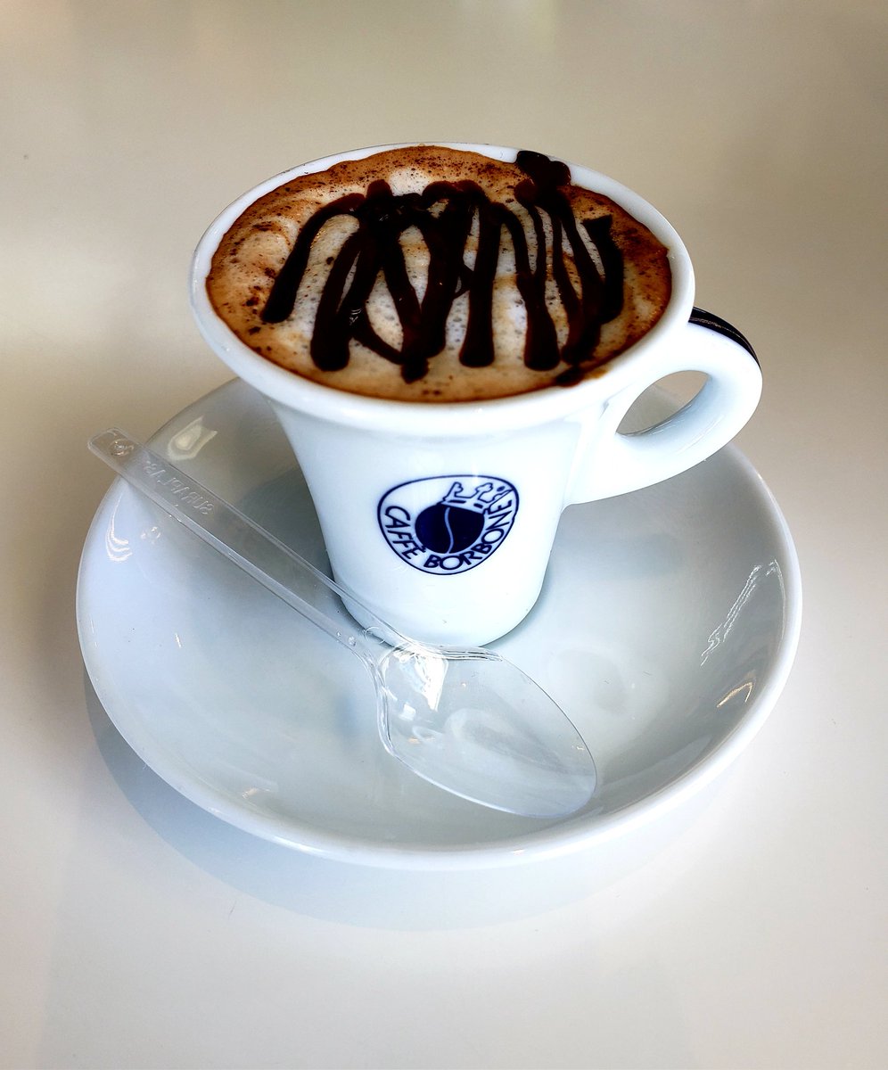 rubyconde's tweet photo. Un café ☕ délicieux!  @CafeBorbone @PasteDolcissimo https://t.co/h4WB1vIbMi