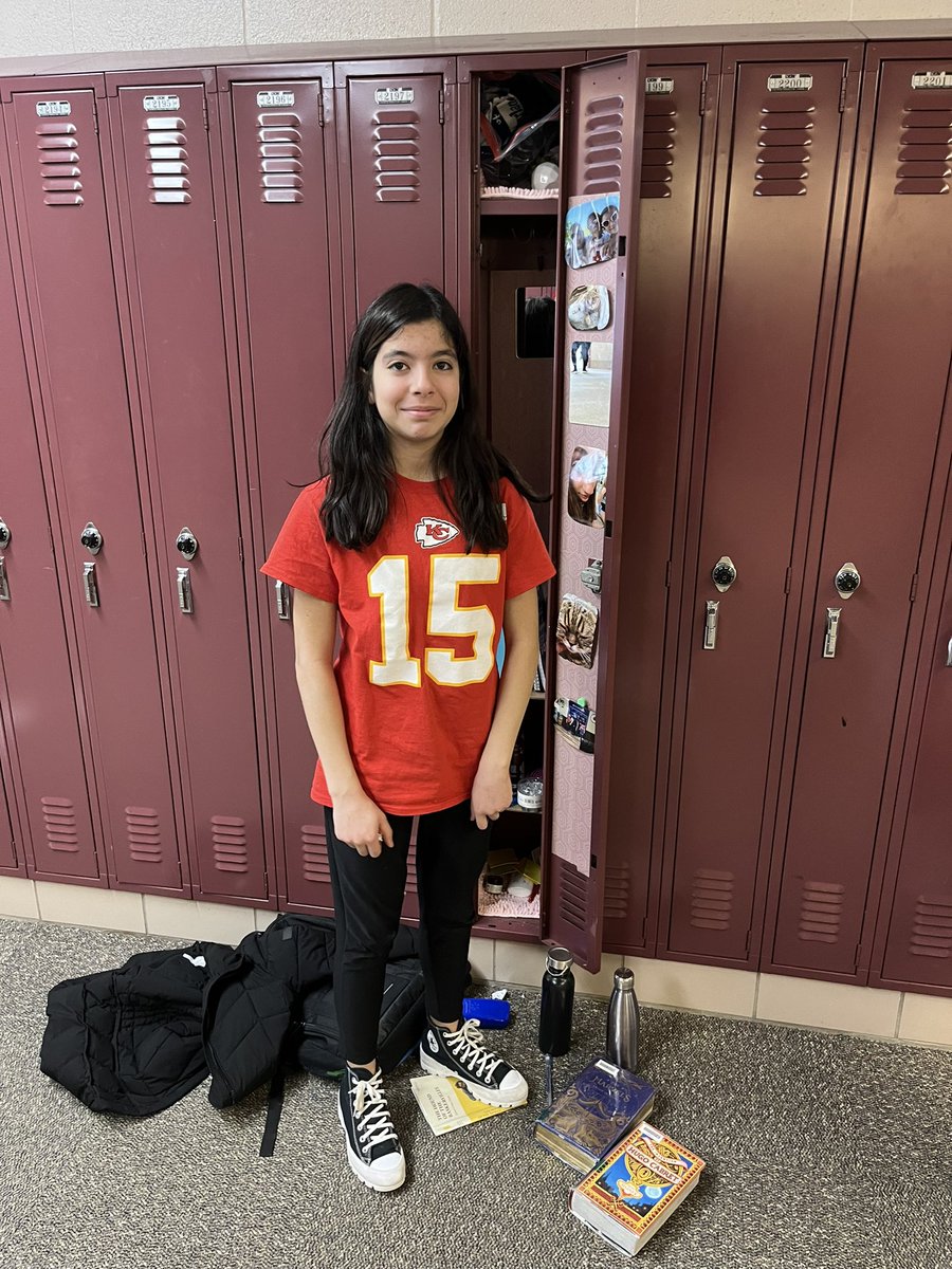 Spending some time on this PL day working on executive function expectations and cleaning out folders and lockers. Spring cleaning?? <a href="/CenturyWildcats/">Century Junior High</a> <a href="/OSD135/">Orland District 135</a>