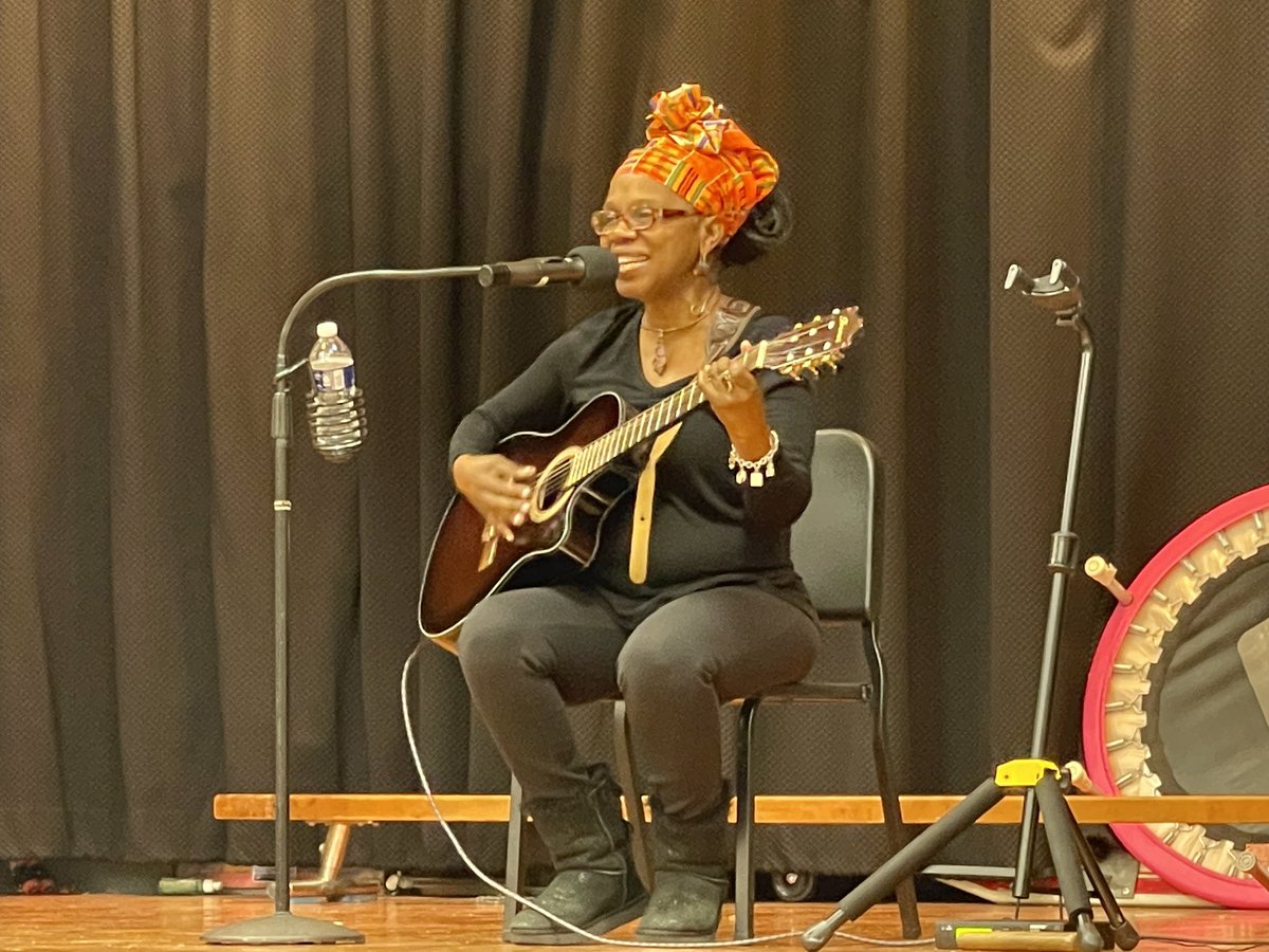 Mrs. Sonshine tweet media